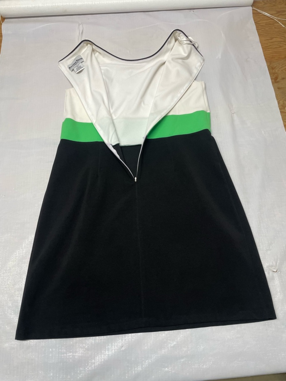 Amanda Tyrrell Green and Black Midi Dress with Jacket-Style Top - Picture 5 of 11
